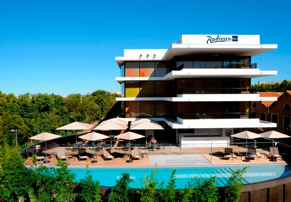Le Boudoir Montpelliérain - terrasse avec piscine pour vos événements